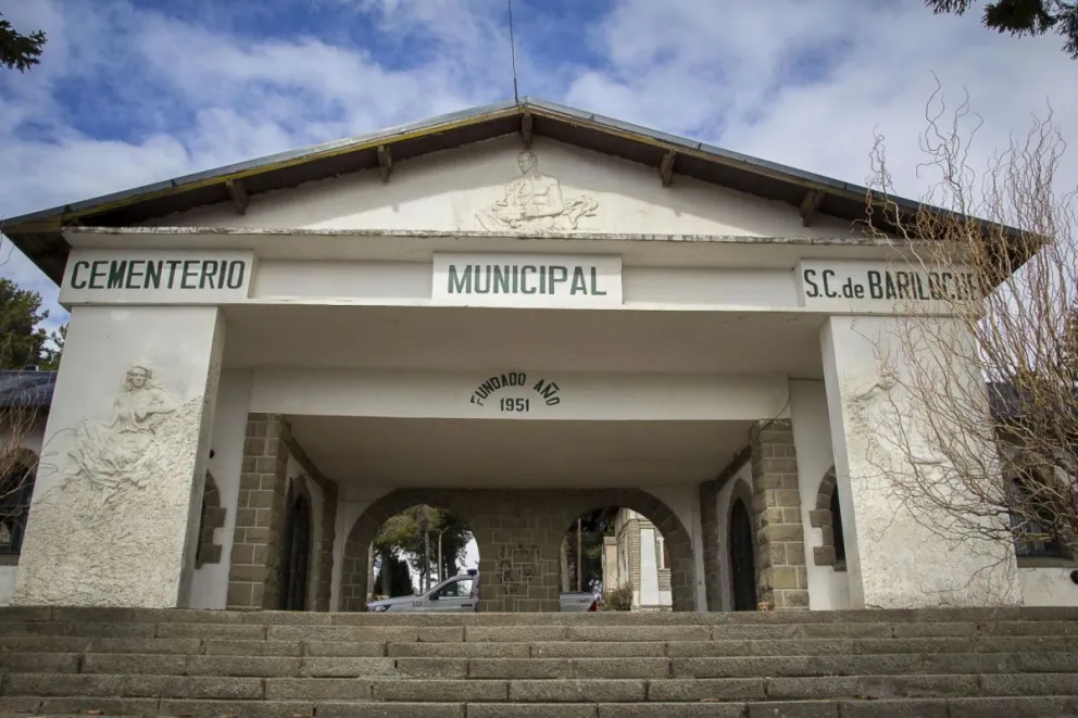 Personal del Cementerio pide mejoras en las condiciones de trabajo y ser vacunados contra el COVID