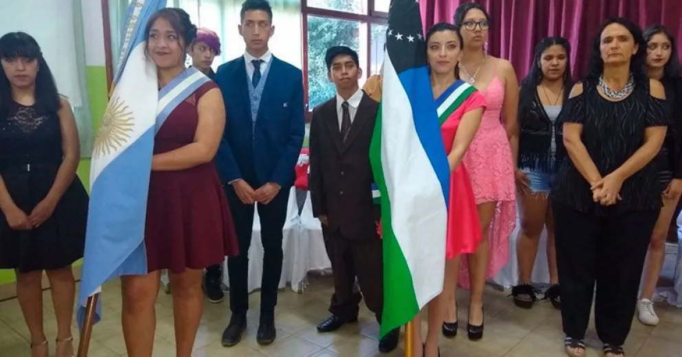 Directores de escuelas secundarias estatales no quieren actos de egresados presenciales