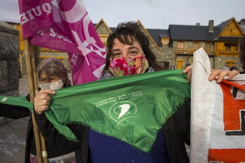 En Bariloche habrá una caravana y pañuelazo para pedir por la legalización del aborto