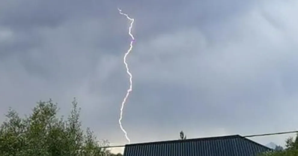 La tormenta llegó temprano y se hizo escuchar