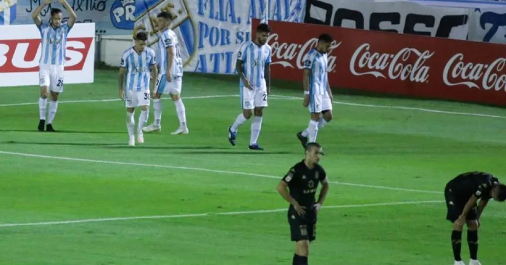 Racing quedó al borde de la eliminación