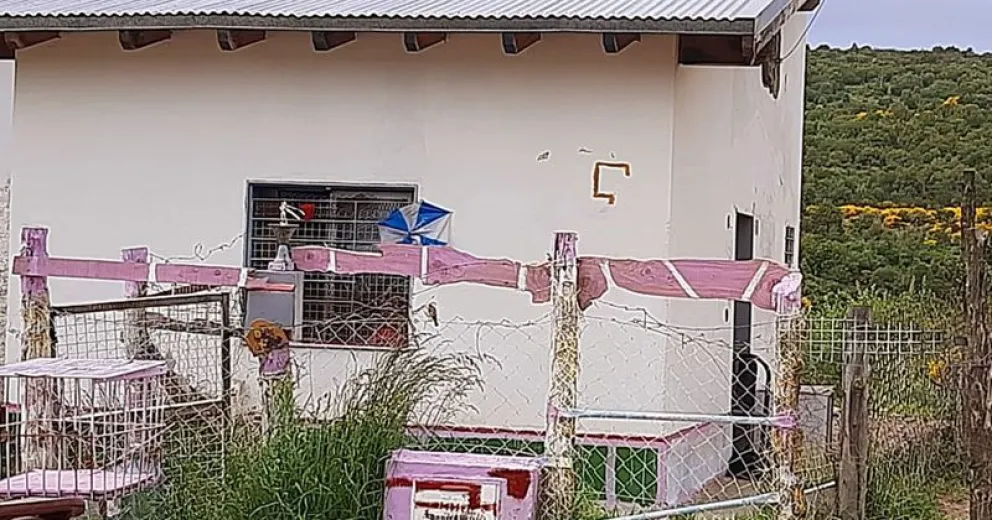 Un hombre mantuvo cautiva a una mujer durante dos días: la golpeó y cometió abusos