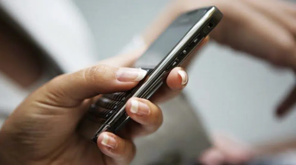 Pagará con tareas comunitarias por amenazar a su expareja por WhatsApp