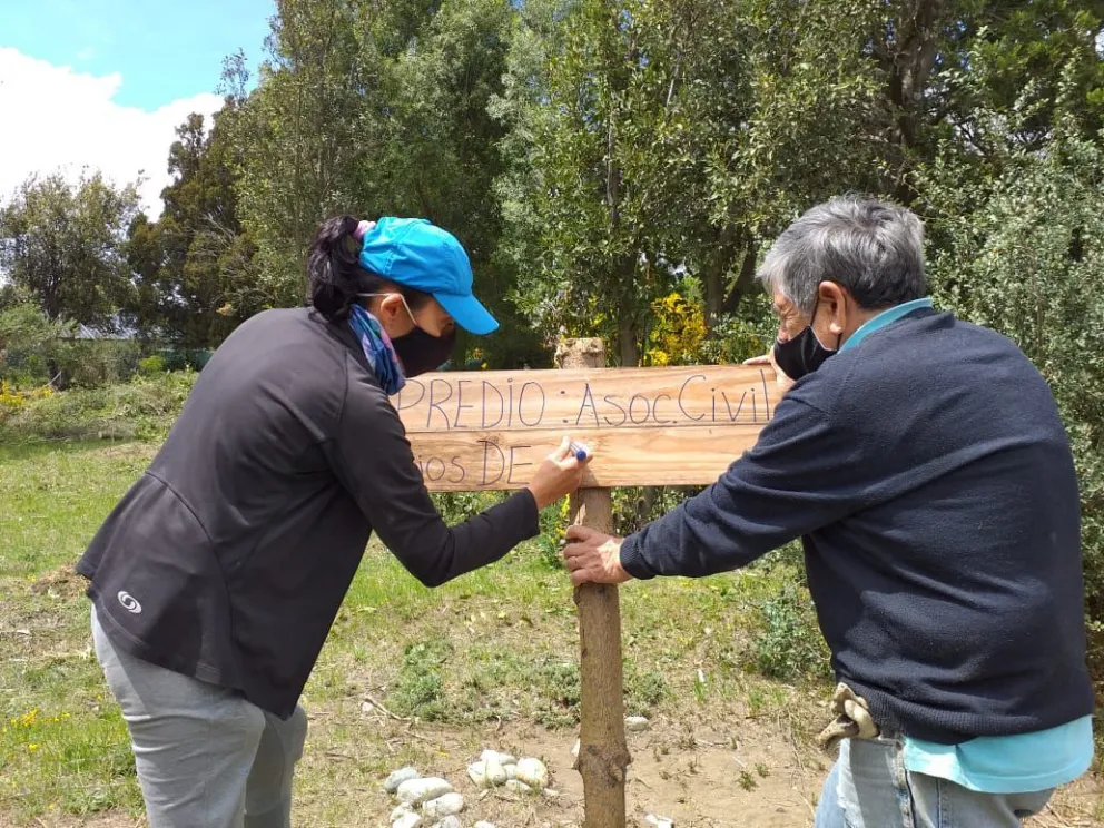 Finalmente Ojos de Cielo logró instalar el primer contenedor en el nuevo predio