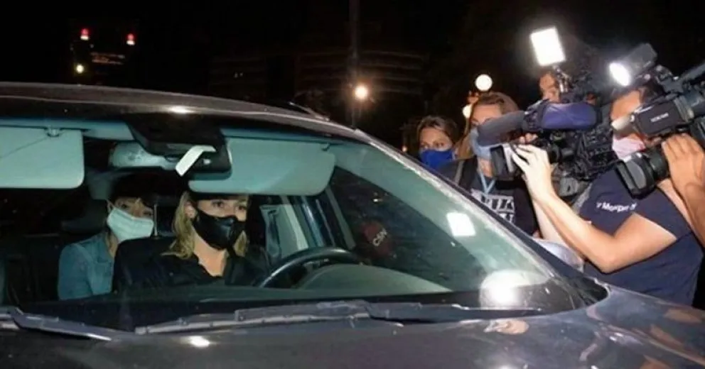 No dejaron entrar a Rocío Oliva al velorio del Diez: la mandaron a hacer fila