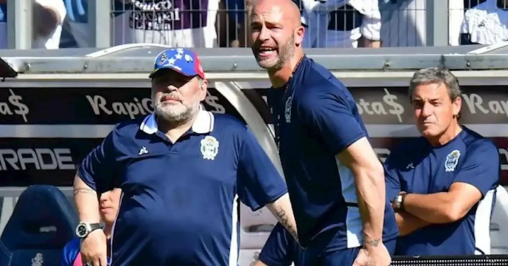 “Me voy con Maradona”, renunció el técnico de Gimnasia