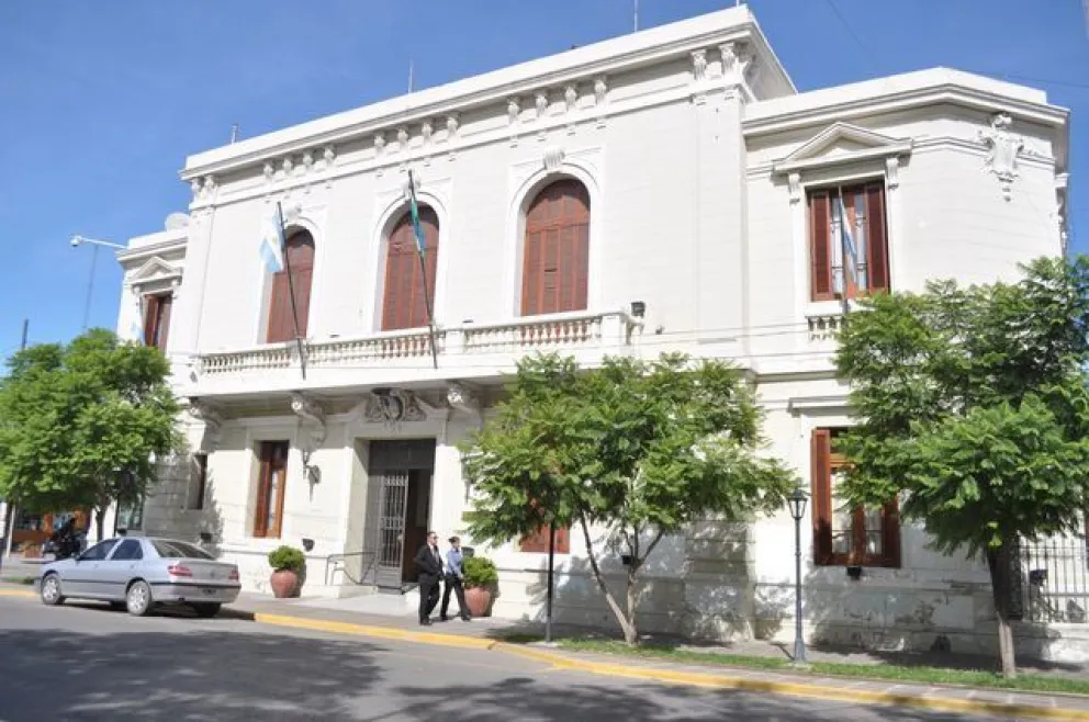 Aceleran el retorno de empleados públicos a las oficinas