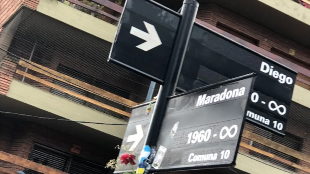 La esquina de Segurola y La Habana pasó a llamarse "Diego" y "Maradona"