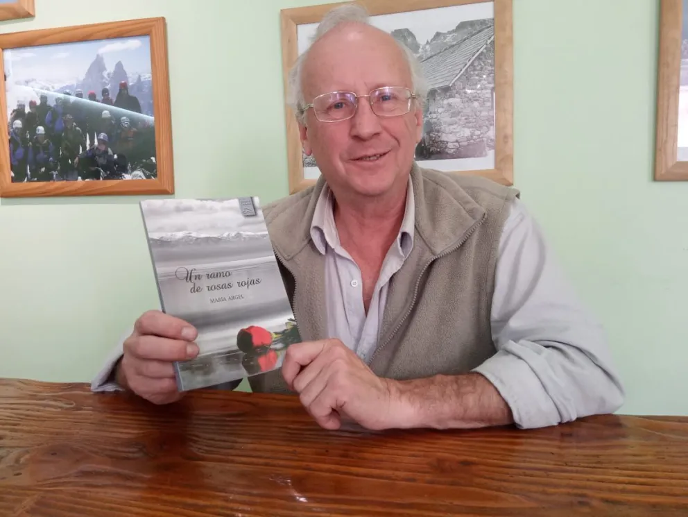 Lo recaudado por la venta del libro de María Argel será destinado a la Fundación Cerca Tuyo
