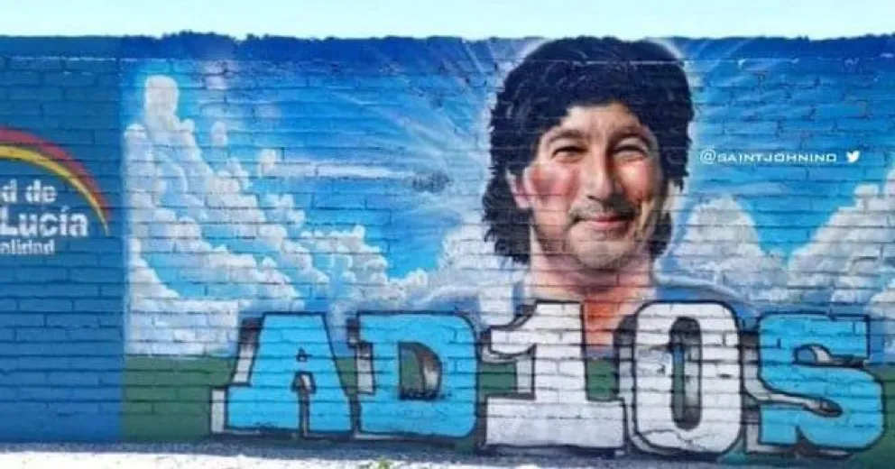 El mural de Maradona editado con la cara de Pachu Peña que se volvió viral