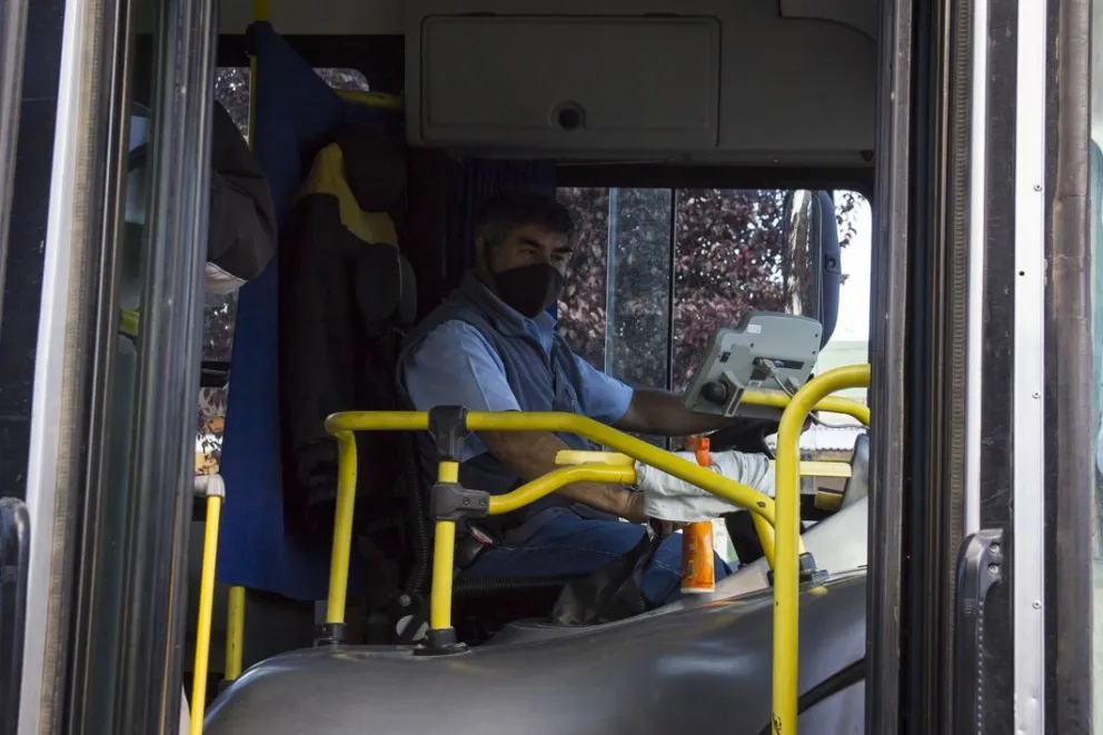 Por fin: los choferes cobraron y volvieron los colectivos
