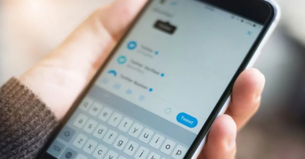 Cómo buscar mensajes antiguos o con palabras clave en la red social Twitter