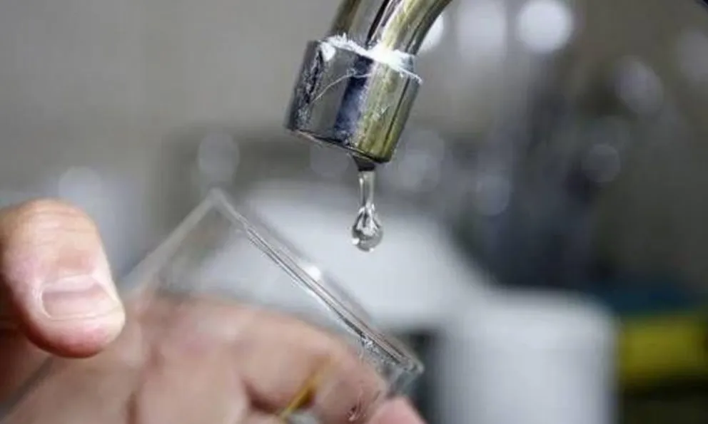Por corte de luz hay varios barrios sin agua en Bariloche