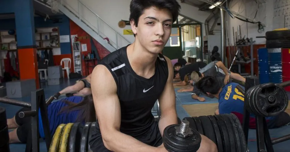 Dante Pizzuti marcó récord argentino en el Campeonato Nacional de Levantamiento de Pesas