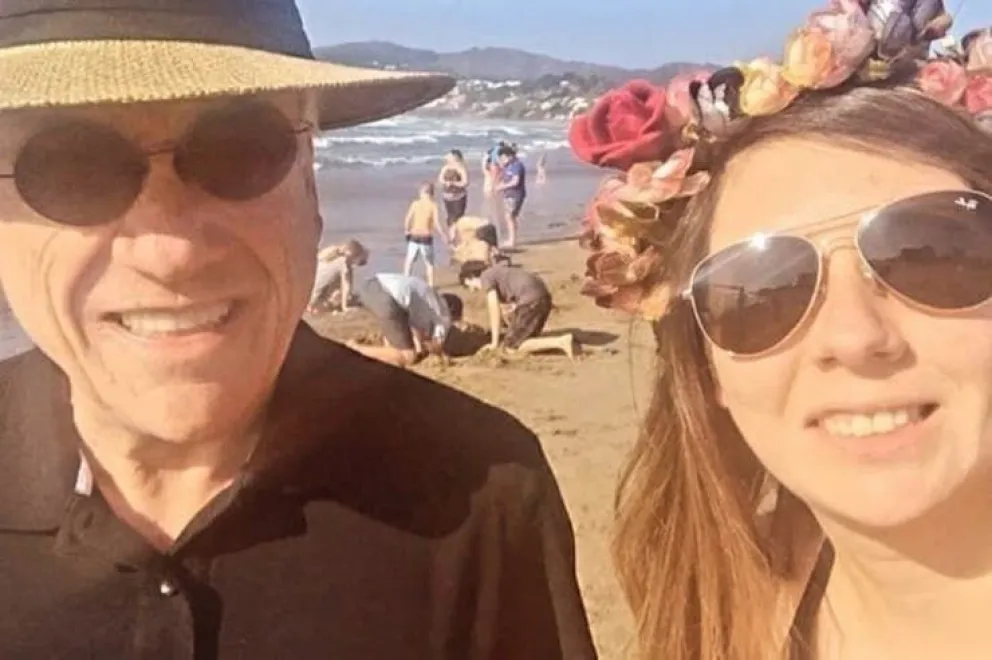 Después que subieron las fotos a las redes, el presidente Piñera se autodenunció por no usar barbijo en la playa