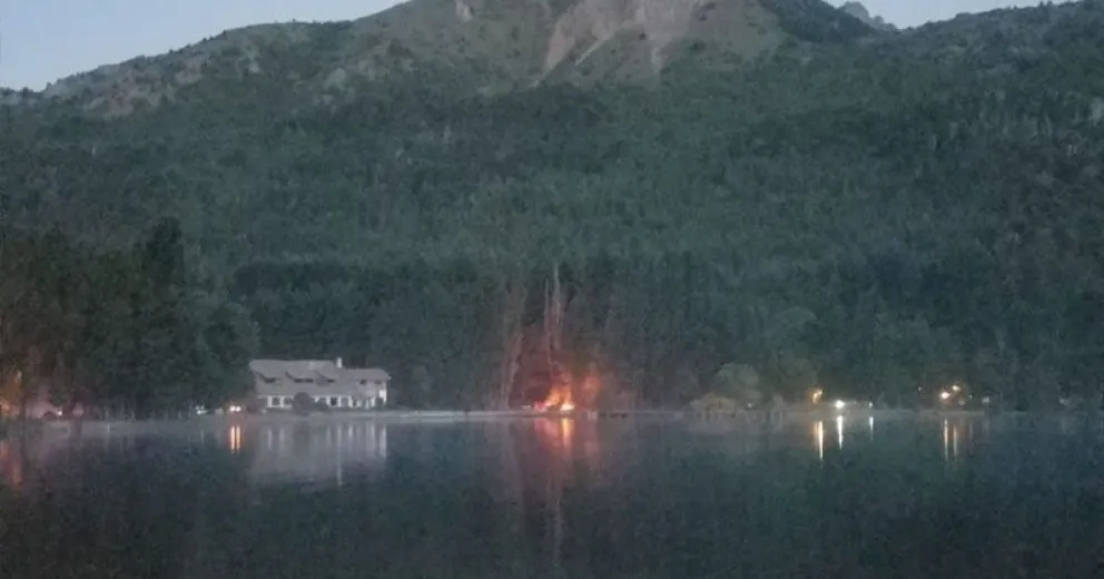 Vecinos de Los Coihues solicitan control del acampe, fuego y tala en Pampita y zona del  Retorno
