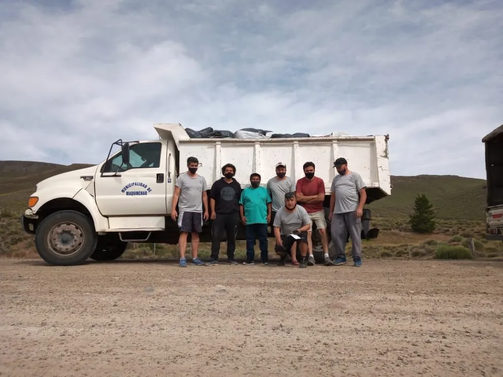 Sonrisas del Sur hizo llegar las donaciones al paraje El Chaiful