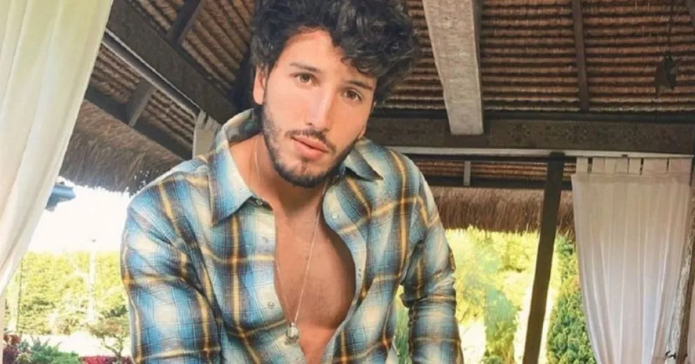 Sebastián Yatra se sacó una foto sin ropa y quedó a un centímetro de la censura