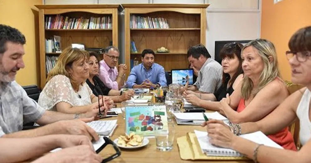 Antes de reunirse con el Gobierno, Unter puso en duda el regreso a las aulas