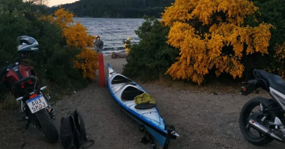 Continúa la búsqueda de joven desaparecido al darse vuelta con un Kayak