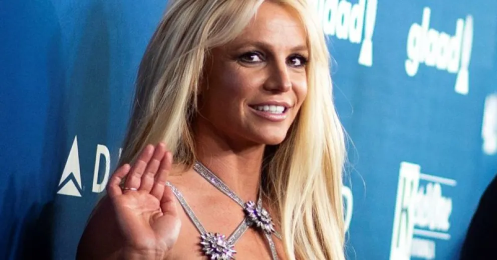 Britney Spears estrenó su single "Matches" junto a los Backstreet Boys