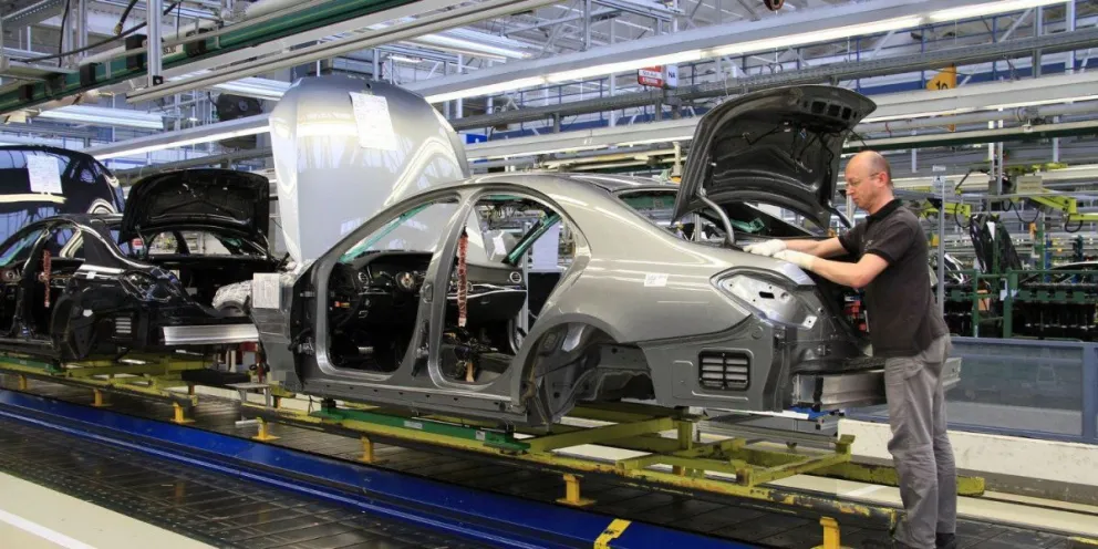 La producción y comercialización automotriz en un sube y baja