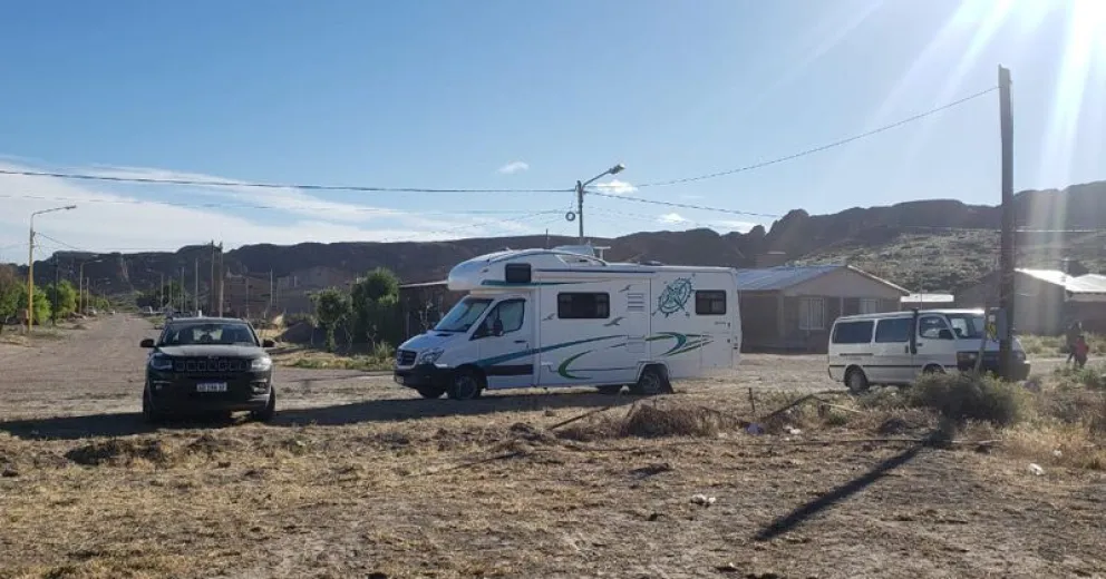 ¿Qué permisos se necesitan para mirar el eclipse desde Piedra del Águila?