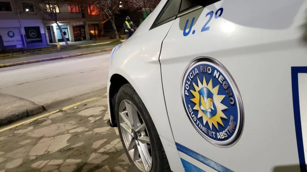 Escondió un revólver debajo del asiento de un auto que intentaba robar