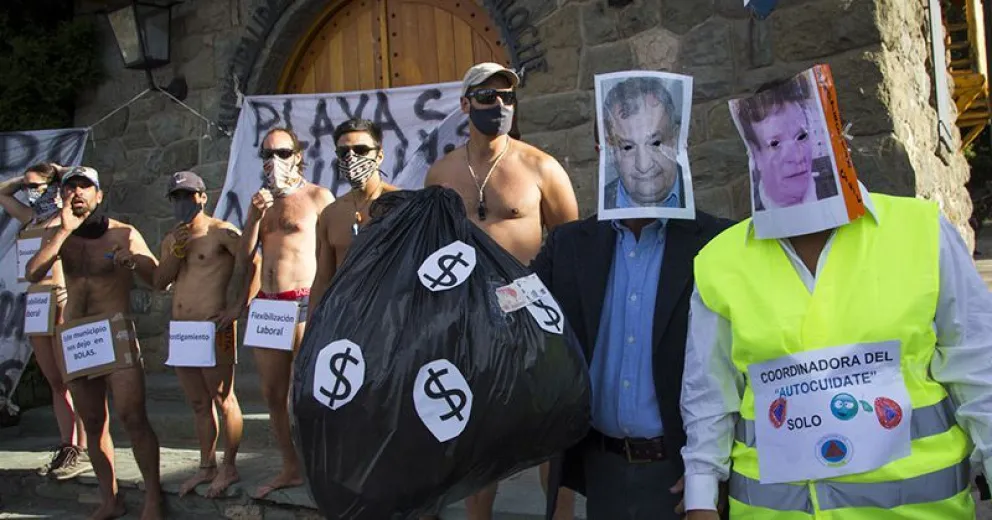 Manifestación de guardavidas por el centro de la ciudad. 