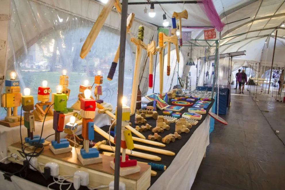 Ya retomaron sus actividades los artesanos de la Feria Urquiza