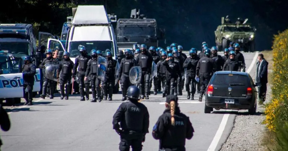 Enfrentamientos, detonaciones y horas de mucha tensión en Villa Mascardi