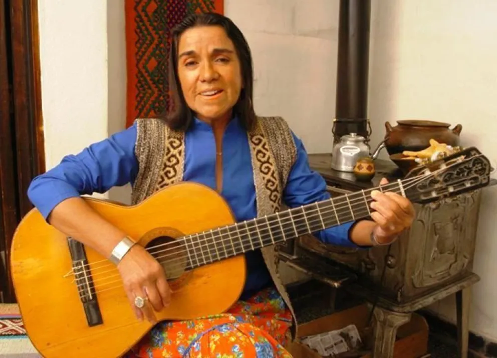 Luisa Calcumil recibió su Gran Premio a la Trayectoria
