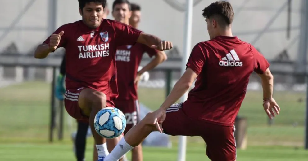 Independiente-Boca y Huracán-River: Hora, TV y formaciones