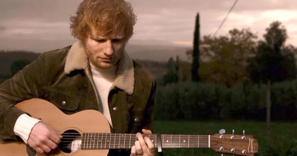 Ed Sheeran regala a sus seguidores por Navidad un tema nuevo, "Afterglow"
