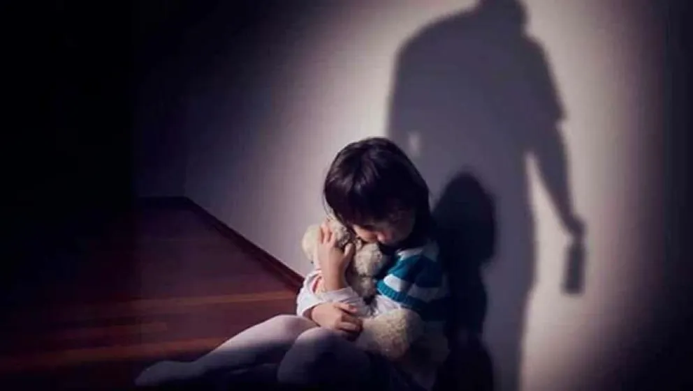 Tres años de prisión en suspenso por manosear a una niña 