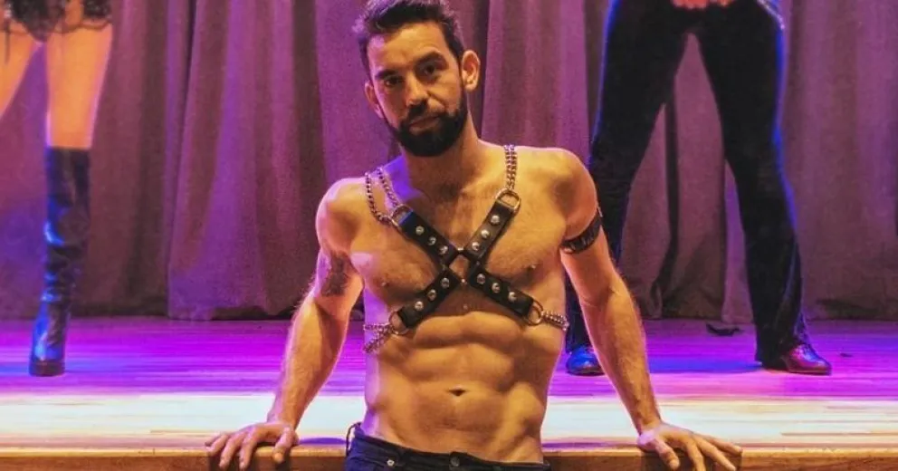 Se filtraron fotos hot de "Cachete" Sierra de la obra "Sex virtual"