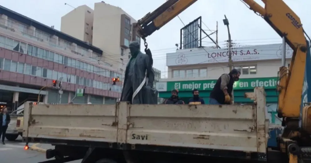 Polémica: quitaron una estatua de Julio Argentino Roca en Río Gallegos
