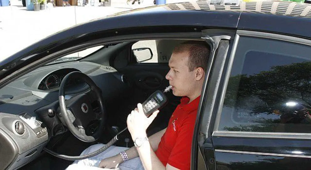 Interlock: sistema que no permite el arranque del auto si el conductor está alcoholizado