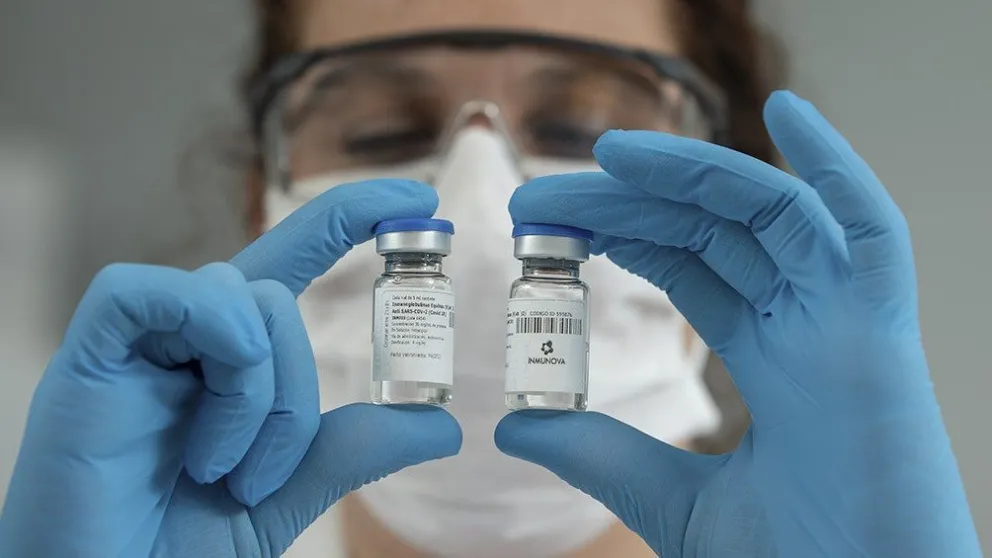 Recontagios en el coronavirus y los posibles beneficios del suero equino