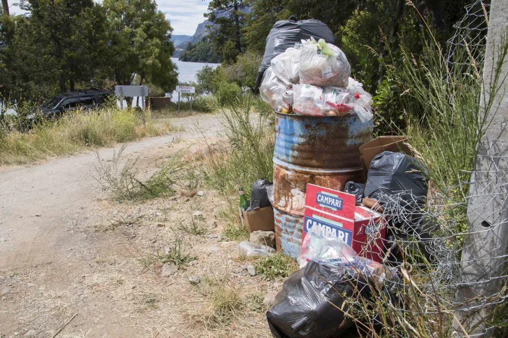 Algunas playas están impecables, pero otras son un basural