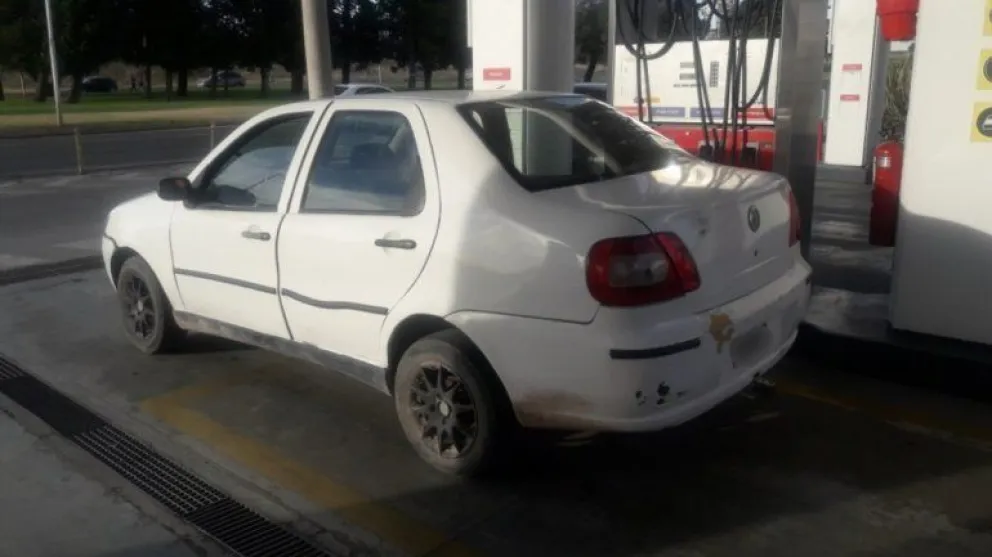 Cargó nafta y en lugar de pagar intentó asaltar al playero