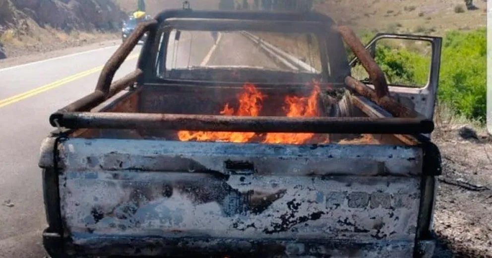 Se prendió fuego la camioneta y una pareja con su bebé se salvaron de milagro