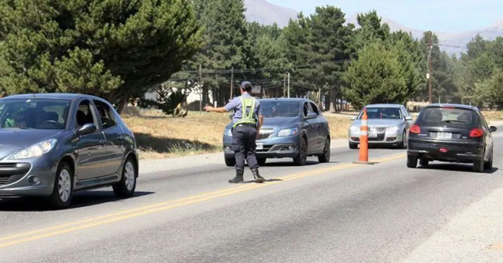 Un hombre fue detenido, su madre fue al rescate ¡y también quedó presa!