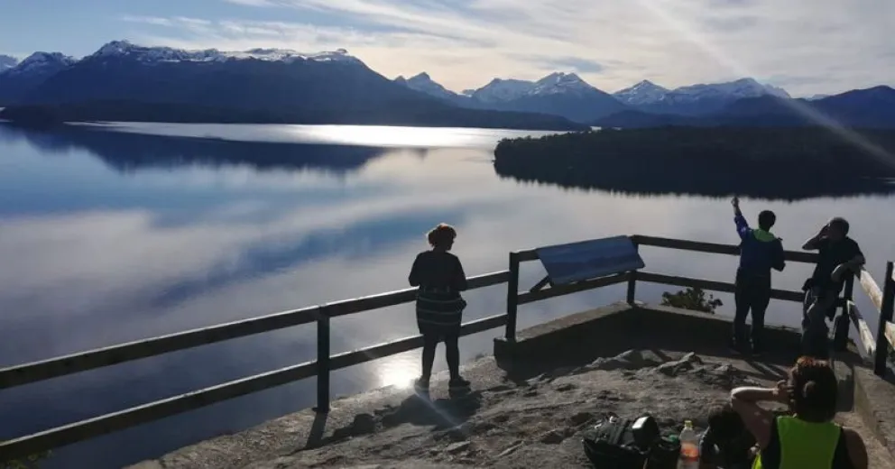 Misterio sobre la identidad y las causas de muerte del hombre hallado en el Nahuel Huapi