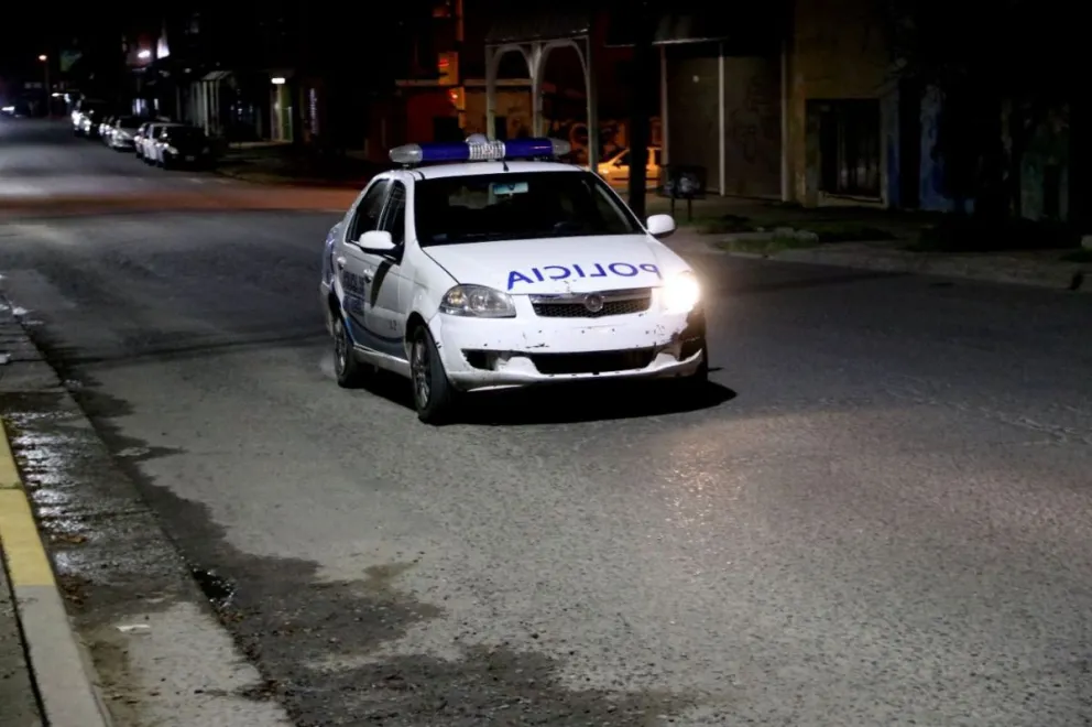 Le gustaron las maderas que había en una obra en construcción y se las llevó