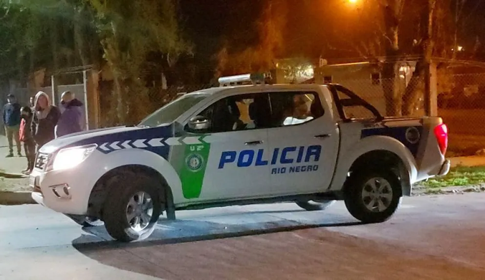 Conductor y su pareja compartieron patrullero derechito a la comisaría