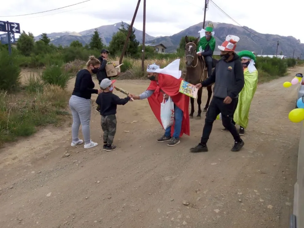 Los Reyes Magos intercambiaron regalos por sonrisas