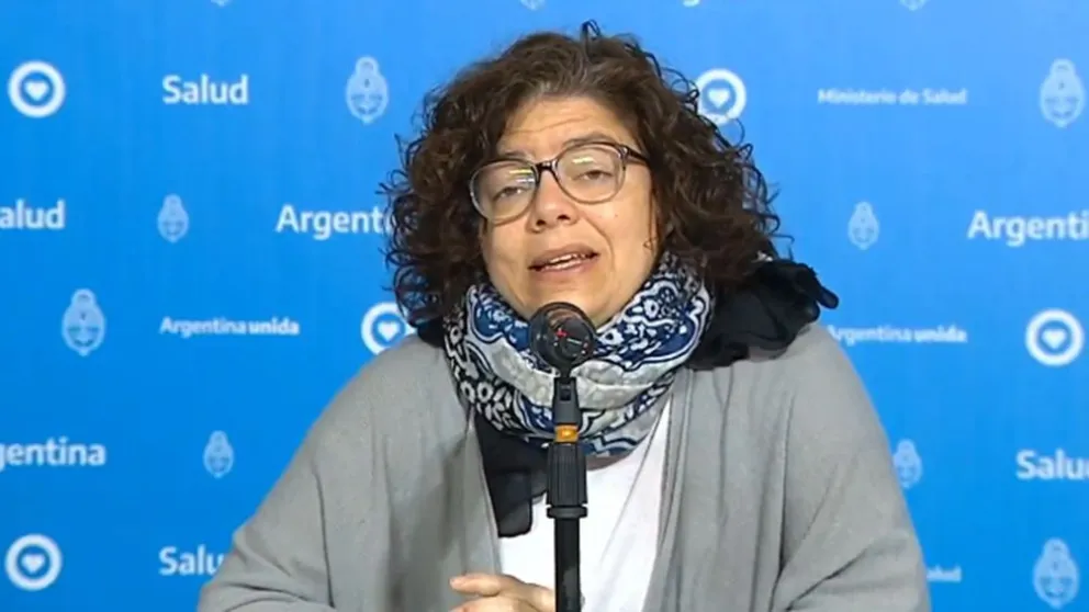 Analizan retrasar la aplicación de la segunda dosis de la vacuna rusa y llegar a más personas con la primera