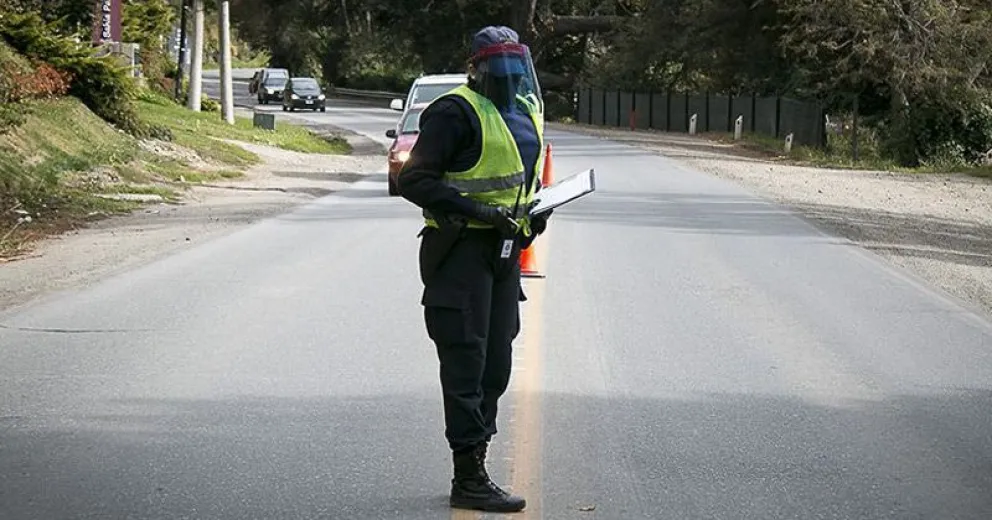 Se ponen en marcha los controles policiales para que se cumpla la restricción horaria