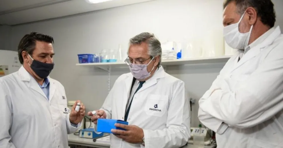 El Presidente recorrió el laboratorio donde se desarrolló el suero anti COVID-19